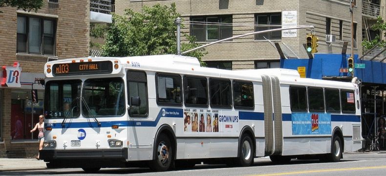 Klasický newyorský autobus