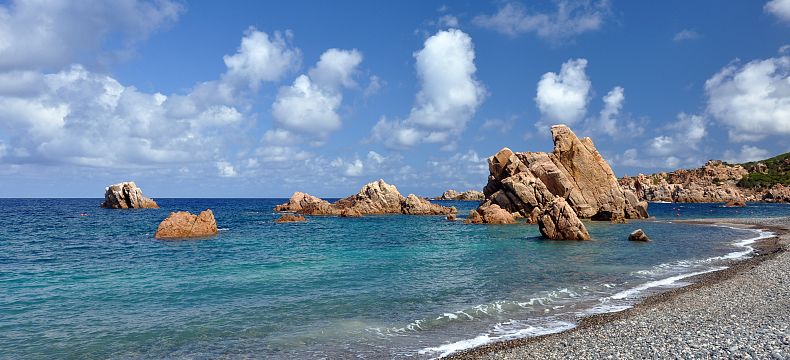 Pláž Tinnari na Sardinii