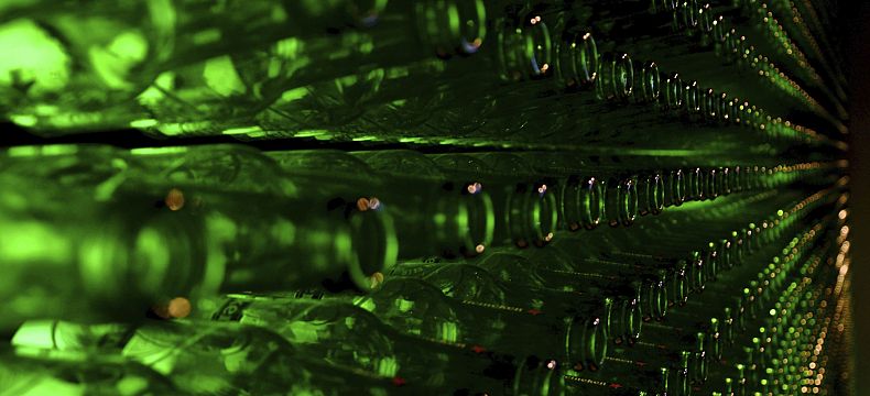 Zelené láhve jsou jasným symbolem Heinekenu