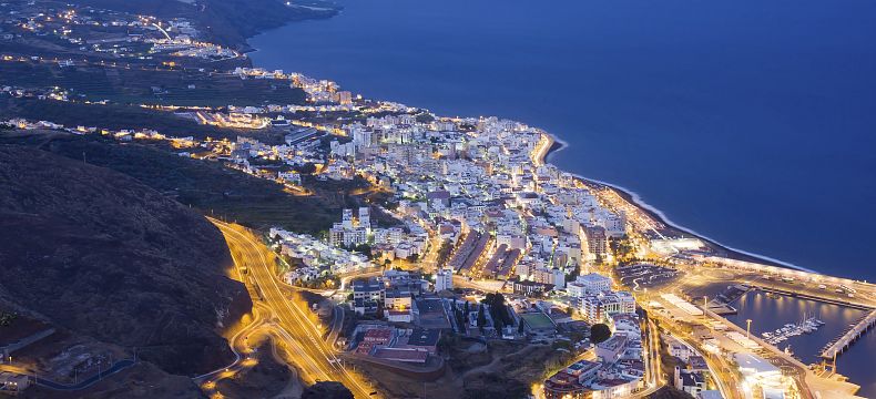 Večerní výhled na hlavní město Tenerife