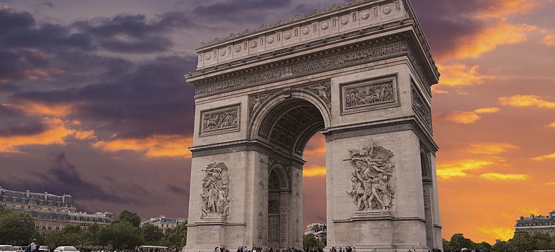 Vítězný oblouk je jednou z dominant Paříže