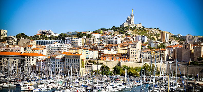 Přístav v Marseilles – hlavním městě Provence
