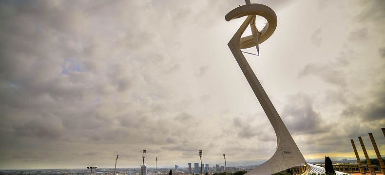 Ocelová věž u olympijského stadionu