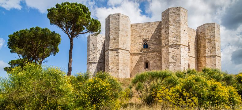Tajemný hrad Castel del Monte ukrývá řadu záhad 