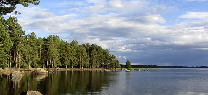 Švédsko má 95 700 jezer větších než 100 × 100 metrů