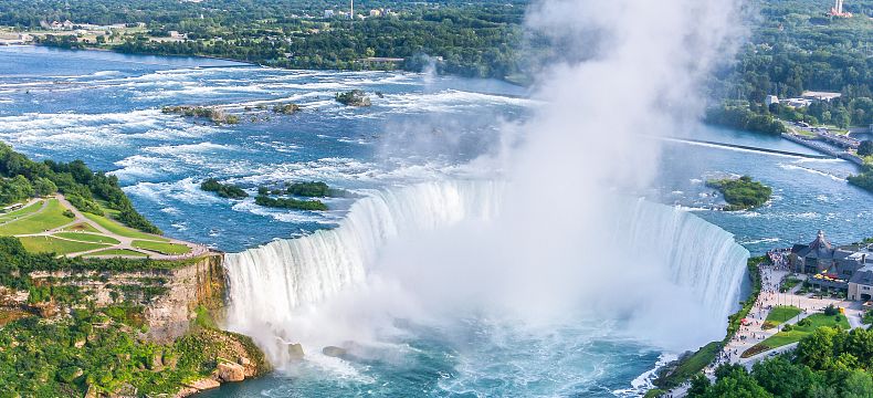 Niagara Falls z Kanadské strany