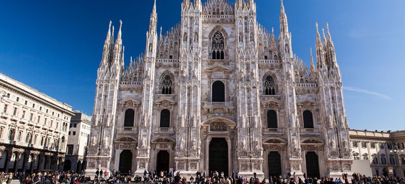 Milánský dóm stojí v samém srdci města 