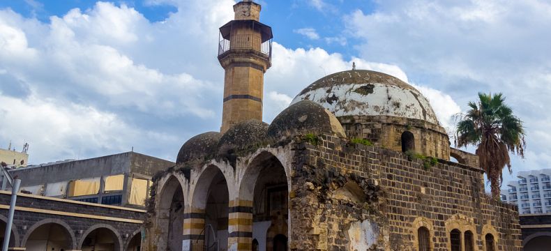 Chátrající mešita al-Omari