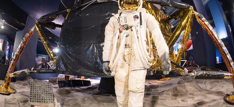 V muzeu shlédnete i astronautský skafandr