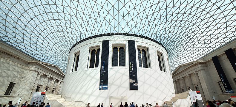 Vstupní hala Britského muzea je z architektonického pohledu unikátní