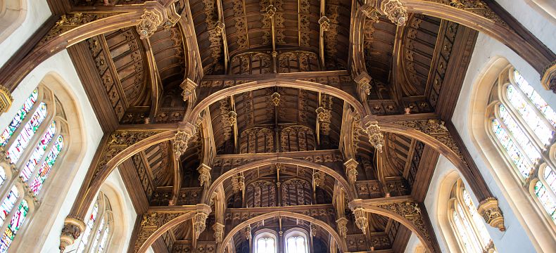 Interiéry paláce jsou krásnou ukázkou tudorovské architektury
