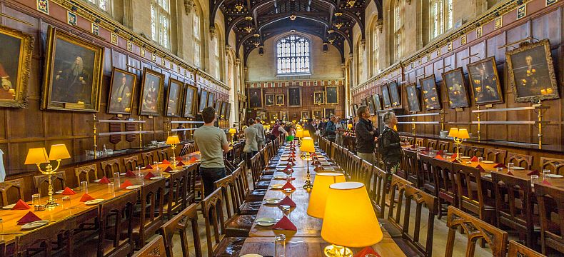 Místní jídelna sloužila jako předloha pro jídelnu v Bradavicích ve filmech o Harrym Potterovi