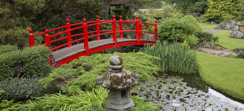 Součástí jsou i krásné japonské zahrady, které je možné navštívit