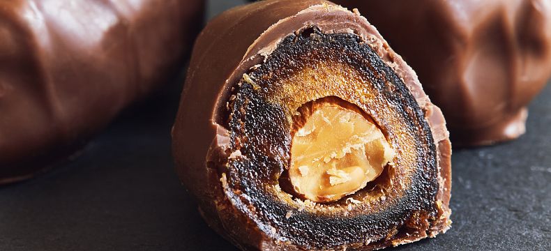 Datle s mandlí v čokoládě