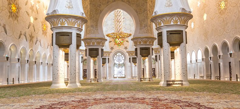 Největší koberec na světě v mešitě v Abú Dhabí 
