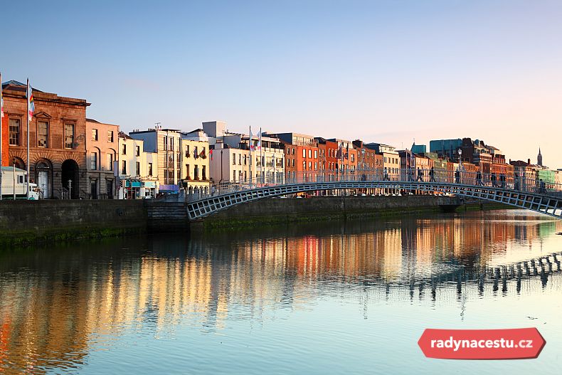 Dublin - město u ústí řeky Liffey do Irského moře