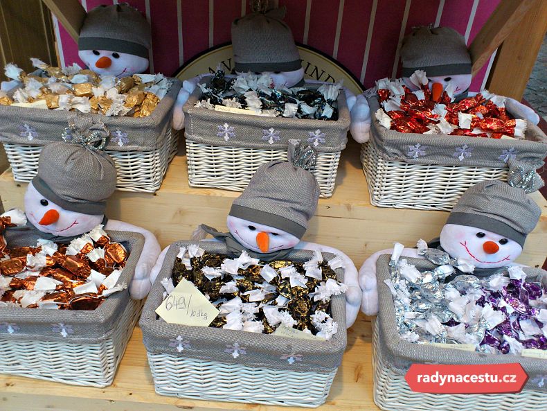 Szaloncukor ve vánočních stáncích