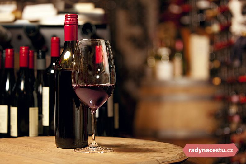 Sardinské červené víno Cannonau