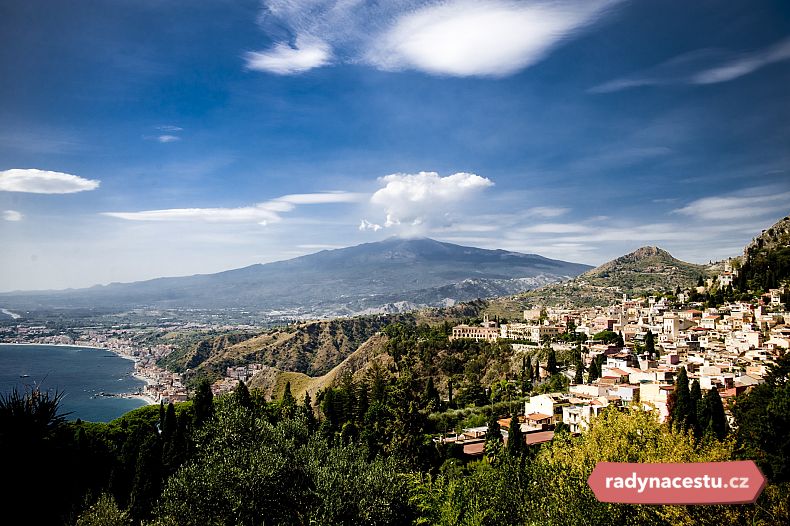 Dýmající Etna