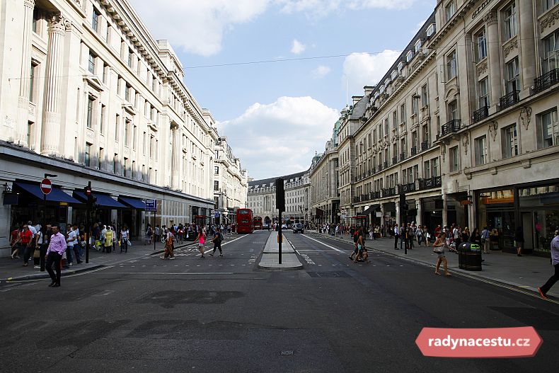 Londýnskou Regent Street si jednoduše musí zamilovat všichni milovníci nakupování!