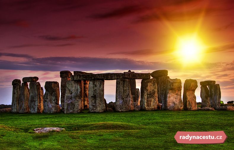 Stonehenge má mystickou atmosféru v kteroukoli denní dobu