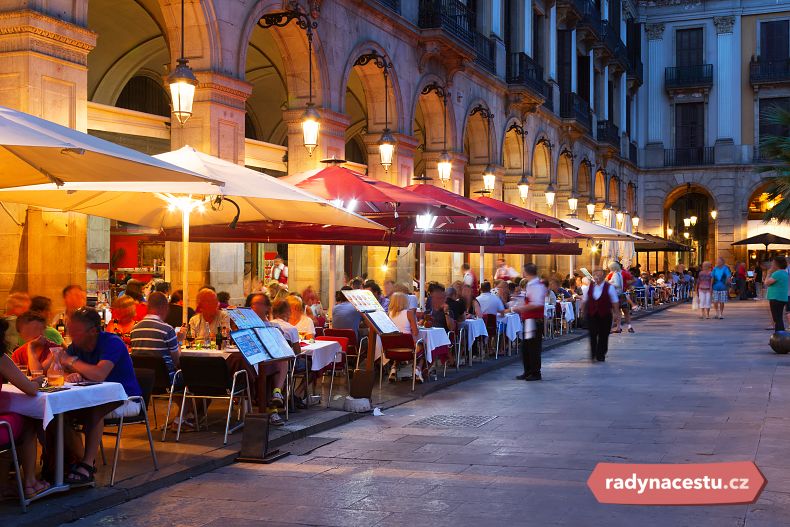 Restaurace v Barceloně ožívají hlavně večer