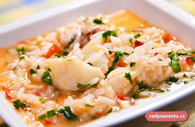 Tradiční portugalská polévka s rýží a rybou