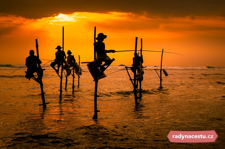 Typičtí rybáři na Srí Lance