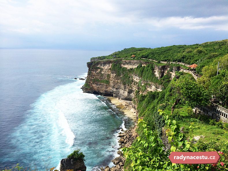 Počasí na Bali je ideální pro milovníky plavek a kraťasů