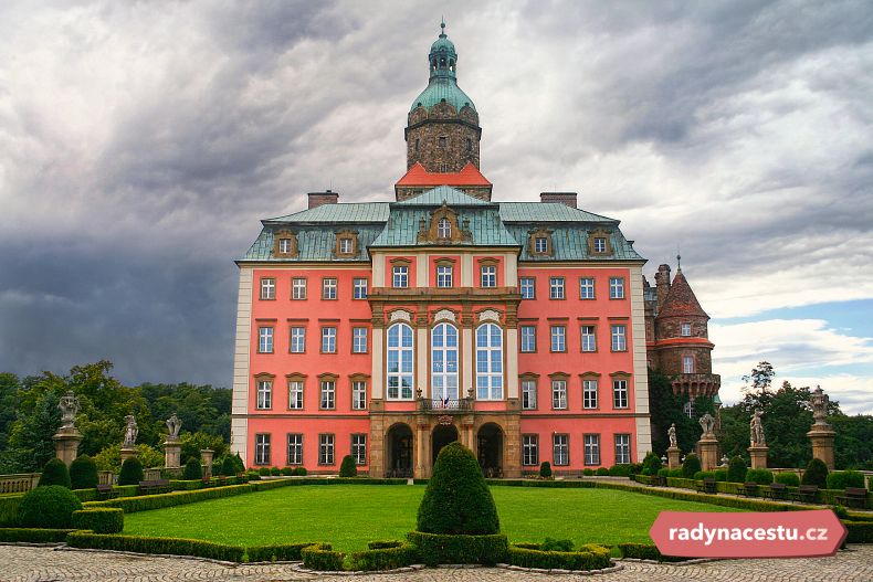 V době 2. světové války byla na zámku uložena i část Berlínské státní knihovny