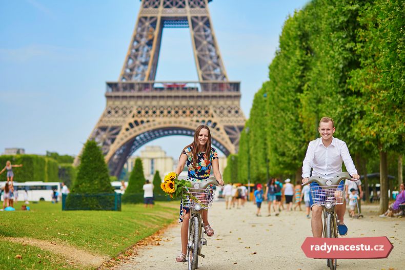 Projeďte se Paříži na kole