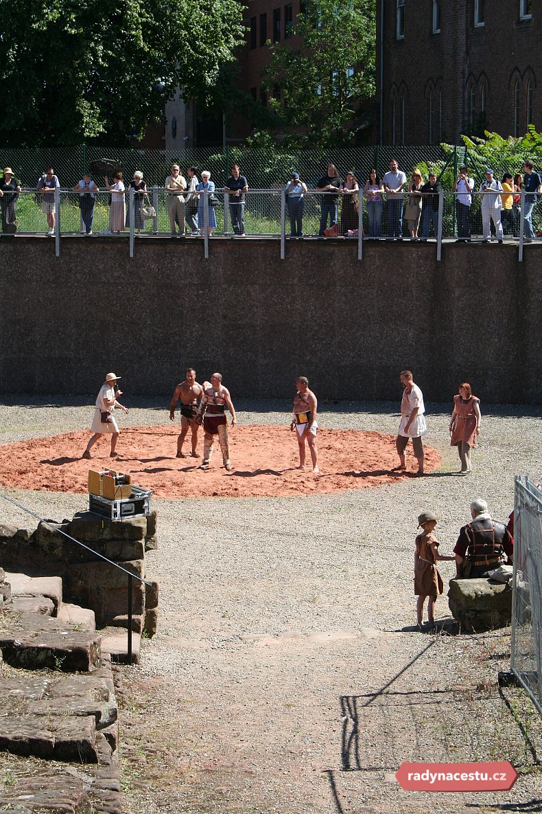 Gladiátorská show v amfiteátru