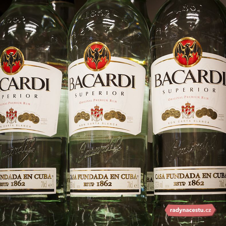 Značka Bacardi, která se nachází mimo Kubu