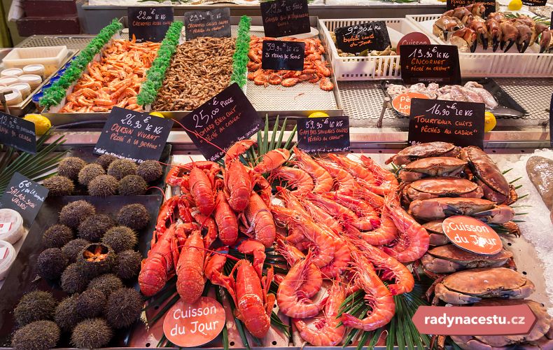 Mořské plody a ryby na místních trzích