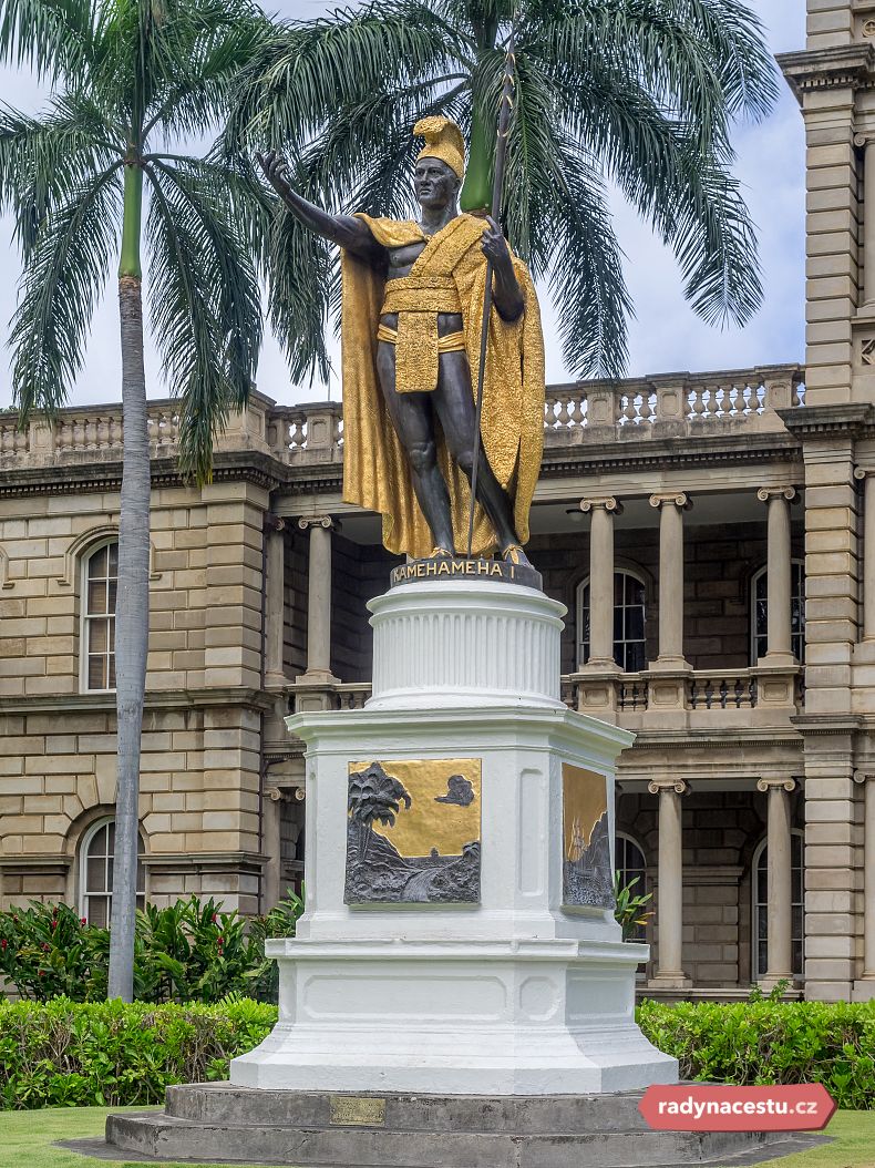 Bronzová socha prvního havajského krále Kamehamehy I.