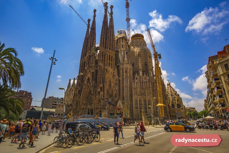 Bazilika Sagrada Família se staví už od roku 1882 