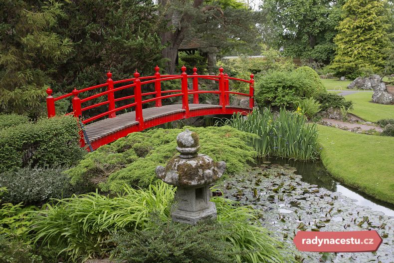 Součástí jsou i krásné japonské zahrady, které je možné navštívit