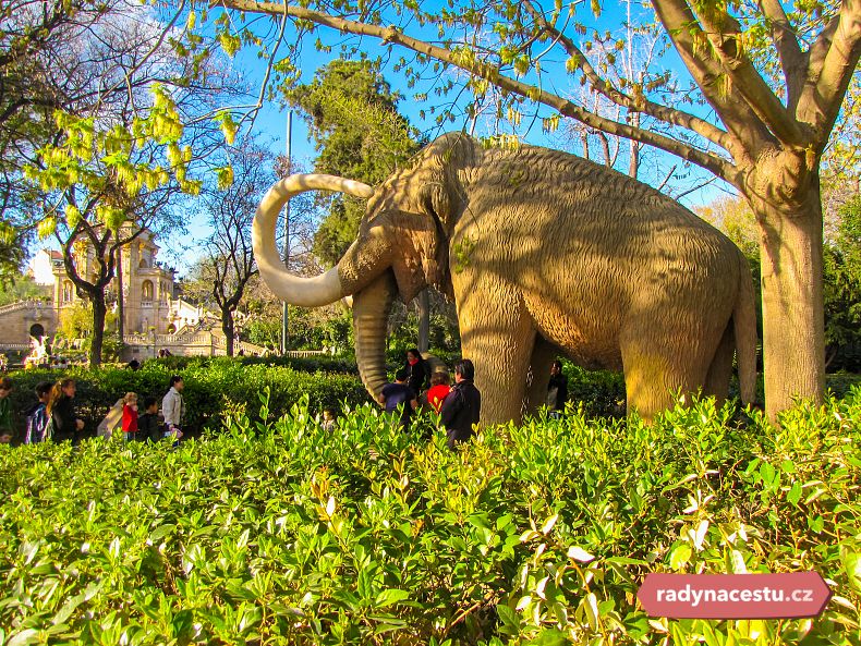 V parku Ciutadella najdete třeba i sochu mamuta