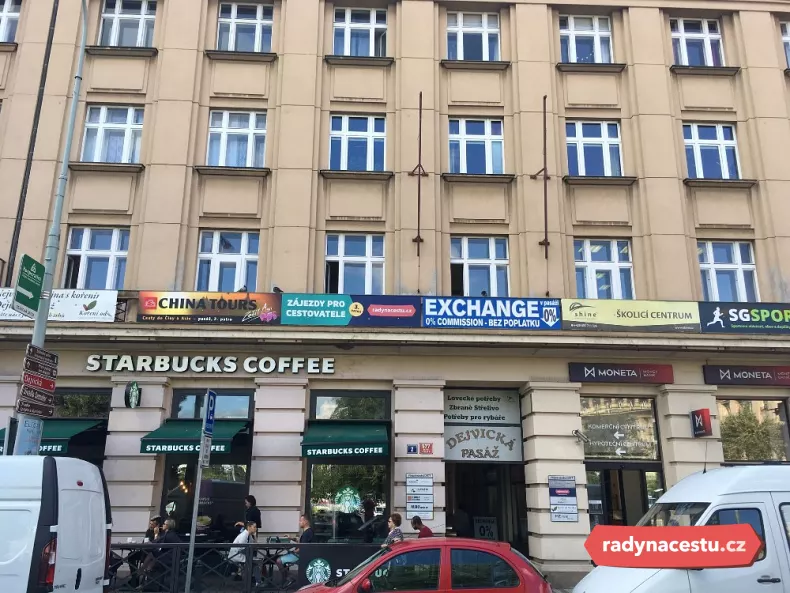 Naše kancelář sídlí na Vítězném náměstí