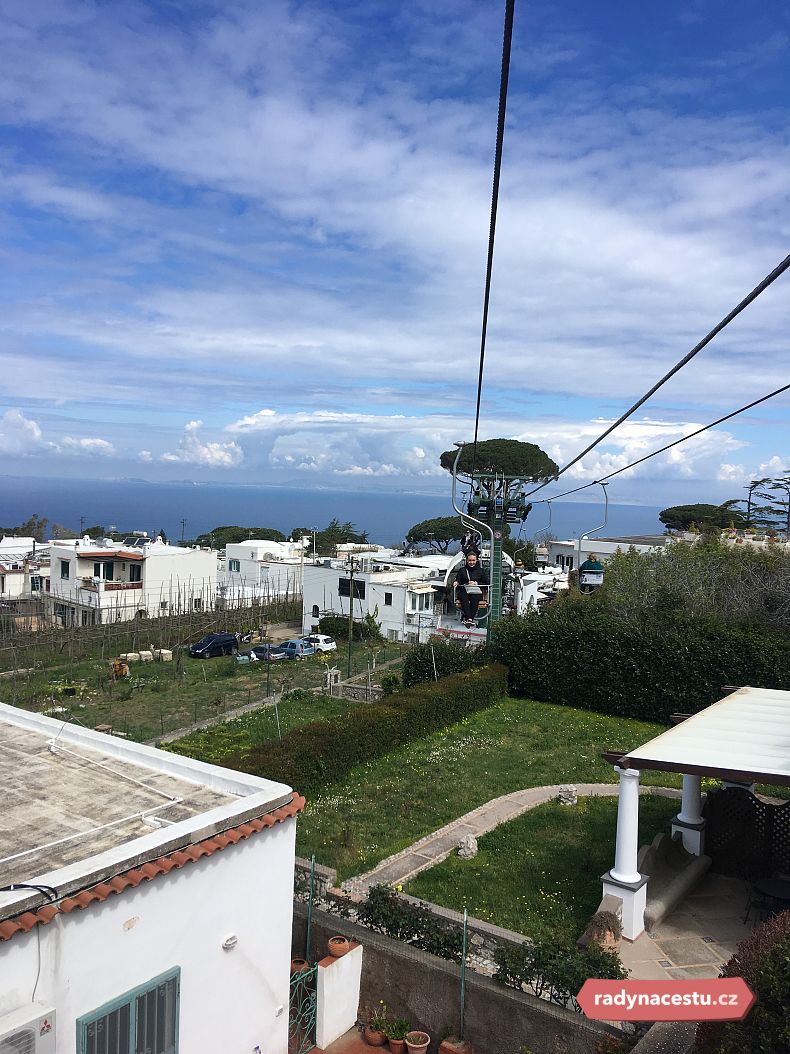 Jeden z nejkrásnějších zážitků  – jízda lanovkou na ostrově Capri