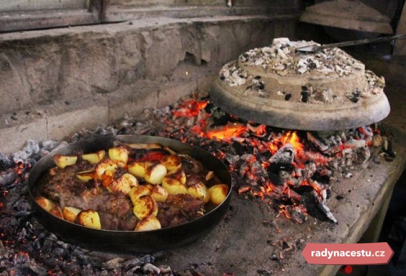 Černohorská kuchyně pod pokličkou