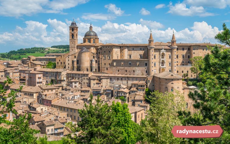 Neokoukatelný pohled na Urbino 