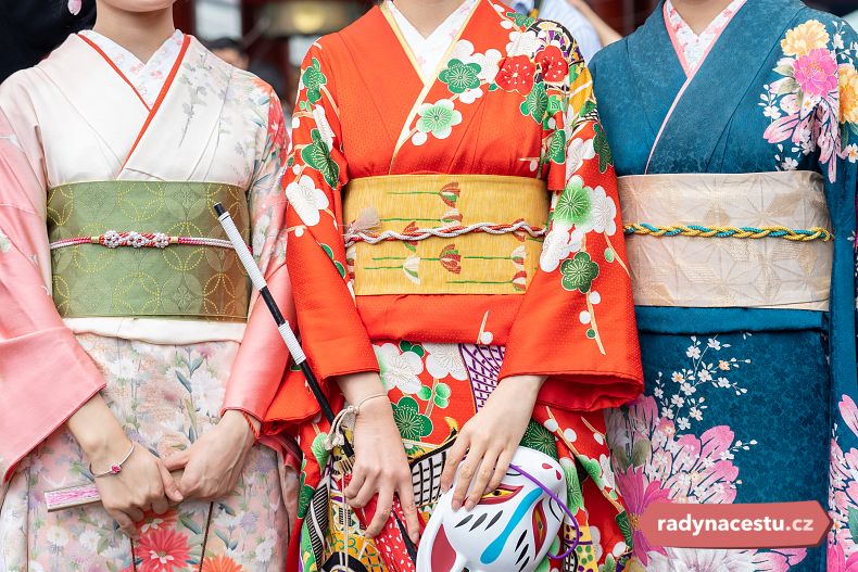 Je několik technik barvení kimon