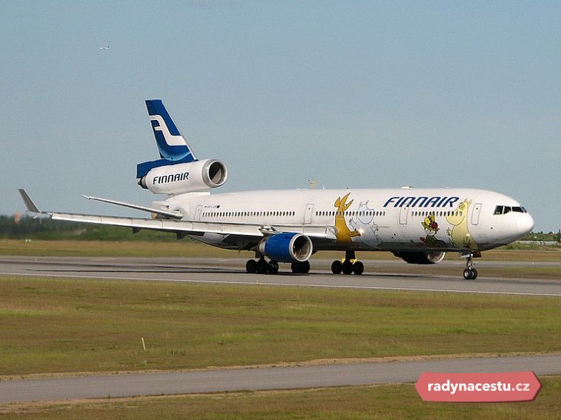 Letadlo společnosti Finnair s postavičkami mumínků