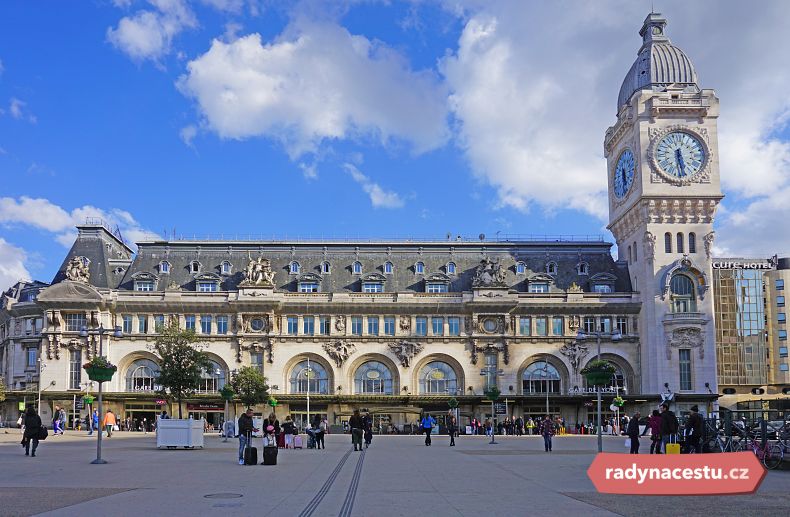 Nádražní budova Gare de Lyon