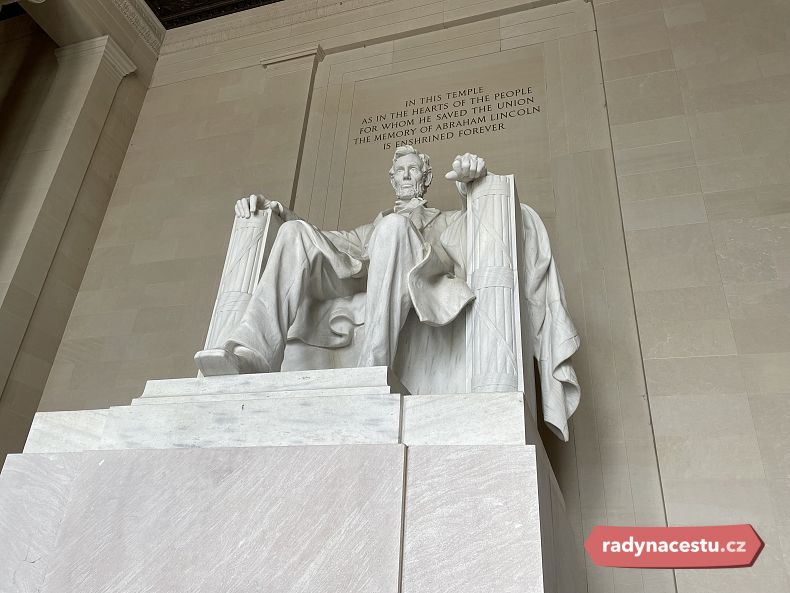 Majestátní socha Abrahama Lincolna ve Washingtonu
