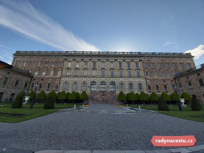 Královský palác čítá na 600 pokojů a patří tak mezi nejrozsáhlejší na světě