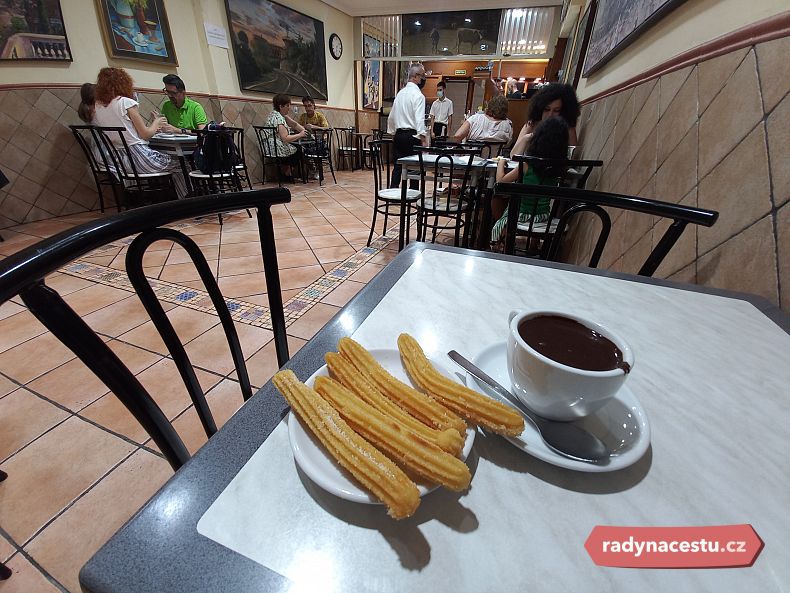 Jednou z mých nejoblíbenějších cukráren v „čokoládové“ uličce je Granja La Pallaresa.