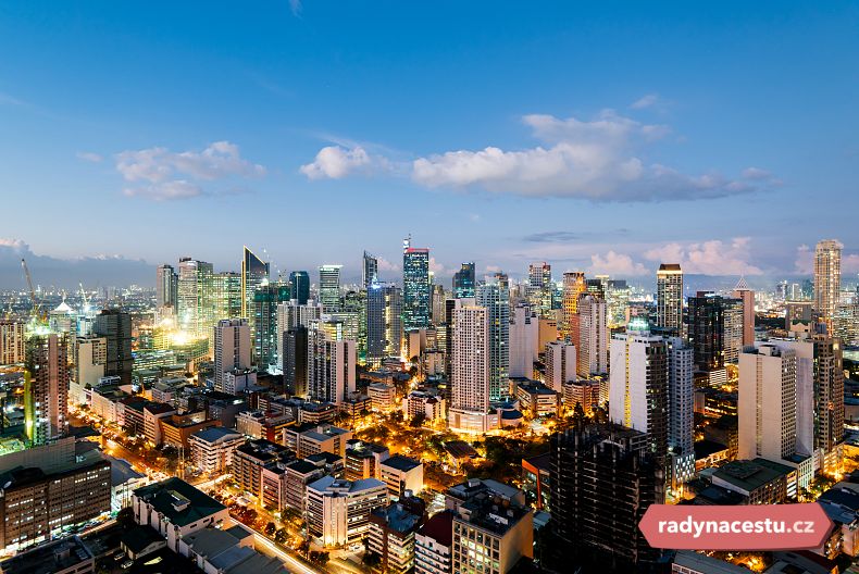 Filipínská Manila si v ničem nezadá s jinými velkoměsty.
