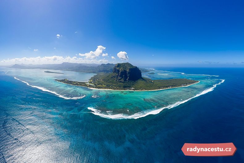 Tropický ostrov Mauricius v Indickém oceánu